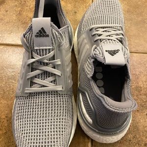 Adidas Womens UltraBoost 19